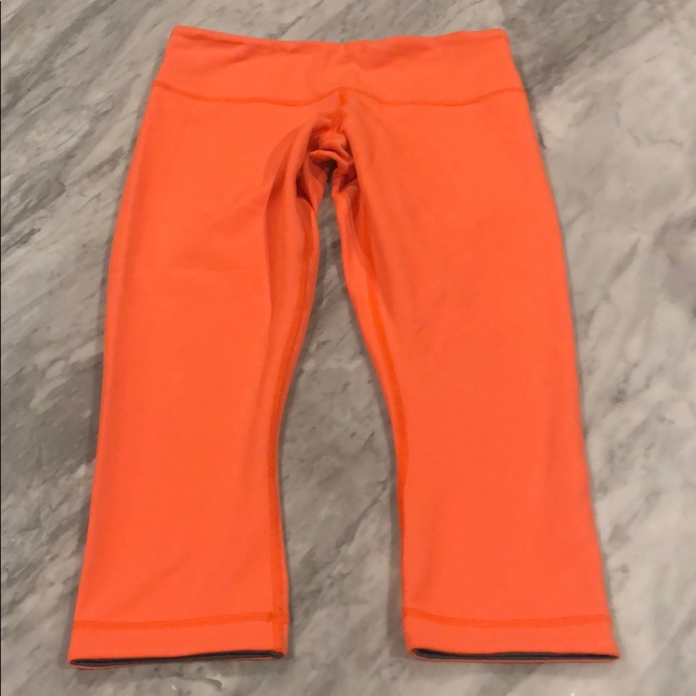 Reversible Lululemon Hot Orange/Dark Gray Cropped